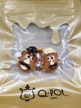 Q-pot. Mr. & Mrs. Potato Head Toy Story 4 clip-on earrings ♡